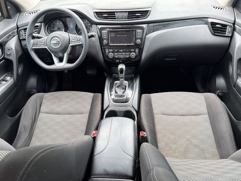 Used 2020 Nissan Rogue Sport SV FWD image 16