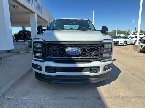 New 2026 Ford F250 XL AWD/4WD image 8