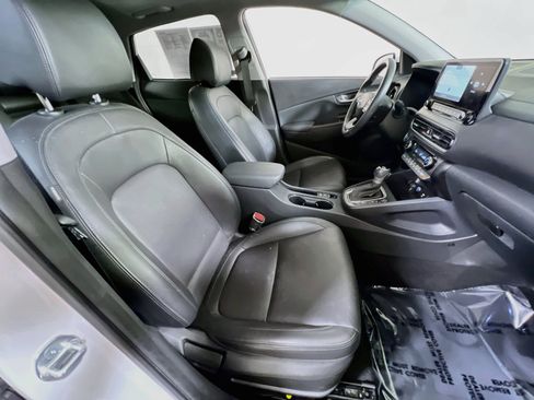 Used 2023 Hyundai Kona Limited AWD/4WD image 29