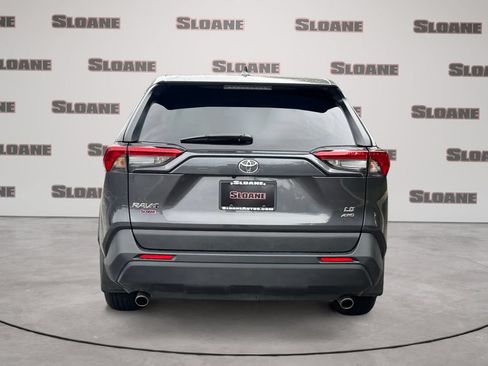 Used 2025 Toyota RAV4 LE AWD/4WD image 4