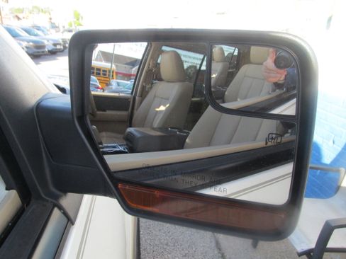 Used 2014 Ford Expedition XLT w/ Equipment Group 202A AWD/4WD image 16