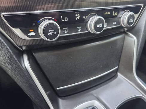 Used 2018 Honda Accord Sport image 17