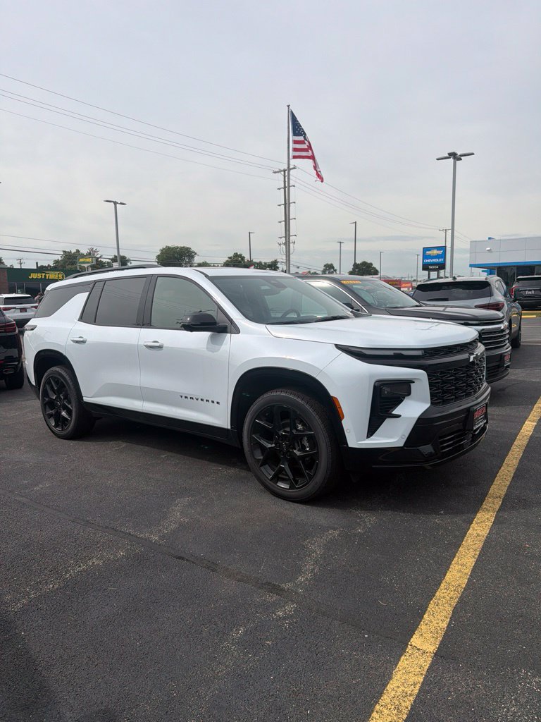New 2026 Chevrolet Traverse RS w/ LPO, Floor Liner Package AWD/4WD image 4