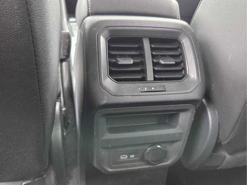 Used 2023 Volkswagen Tiguan SE FWD image 12
