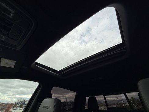 Used 2022 GMC Sierra 3500 AT4 w/ AT4 Premium Plus Package image 33