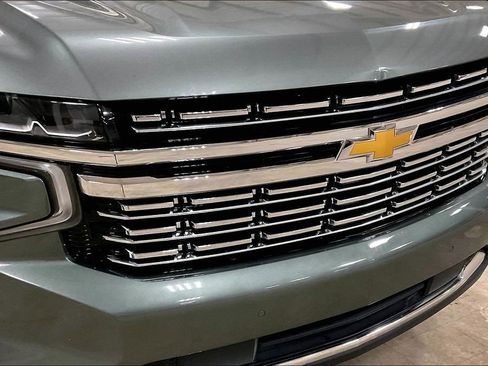 Used 2023 Chevrolet Suburban Premier image 28