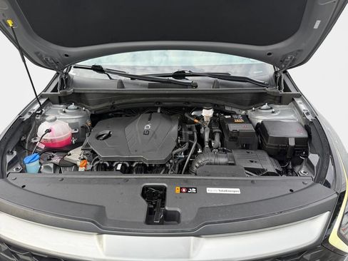 Used 2025 Kia Sportage LX FWD image 23