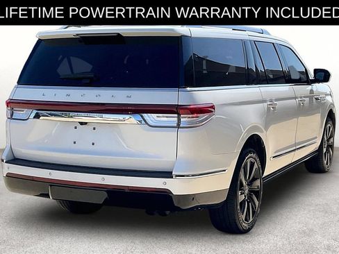 Used 2022 Lincoln Navigator L Reserve RWD image 2