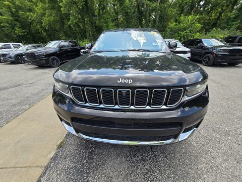 Used 2023 Jeep Grand Cherokee L Limited w/ Luxury Tech Group II AWD/4WD image 12