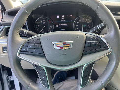 Used 2023 Cadillac XT5 Premium Luxury w/ Technology Package FWD image 18