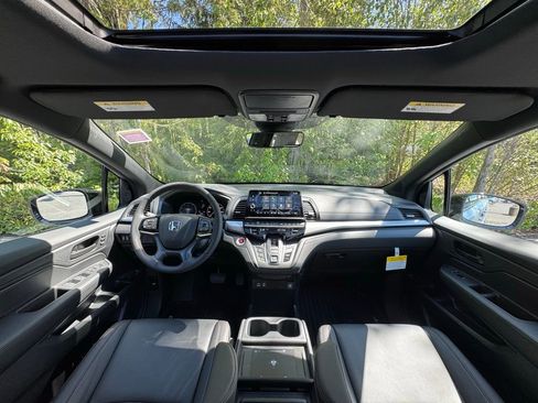 New 2026 Honda Odyssey Sport-L image 2