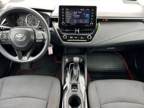 Used 2021 Toyota Corolla LE image 14