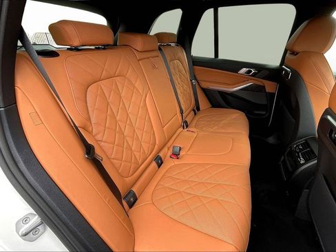 New 2026 BMW X5 xDrive50e w/ Premium Package AWD/4WD image 10