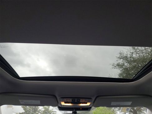 Used 2023 Mitsubishi Outlander SE image 14