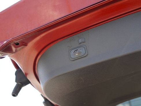 Used 2016 Ford Escape Titanium image 18