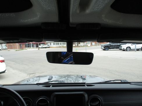 Used 2021 Jeep Gladiator Overland w/ Popular Equipment Package image 32