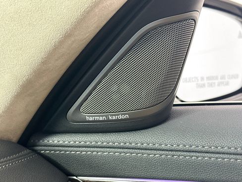 Used 2022 BMW 740i w/ Interior Design Package image 19