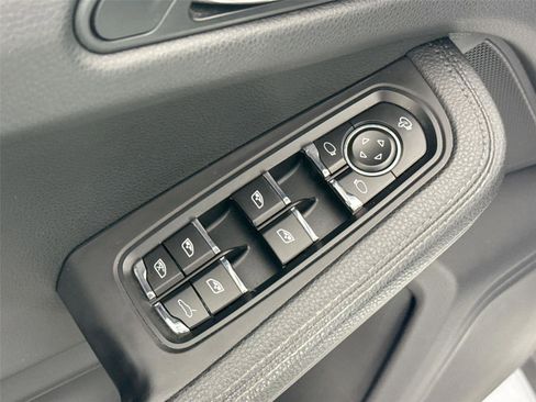 Used 2021 Porsche Macan image 27