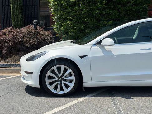 Used 2020 Tesla Model 3 Standard Range Plus RWD image 9