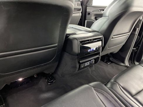 Used 2024 Jeep Wagoneer Series II w/ Flexible Seating Group RWD image 40