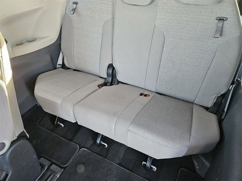 Used 2024 Toyota Sienna LE image 30
