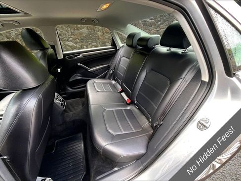 Used 2017 Volkswagen Passat 1.8T SE FWD image 24