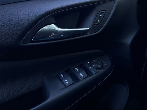 Used 2025 Buick Envista Preferred image 19