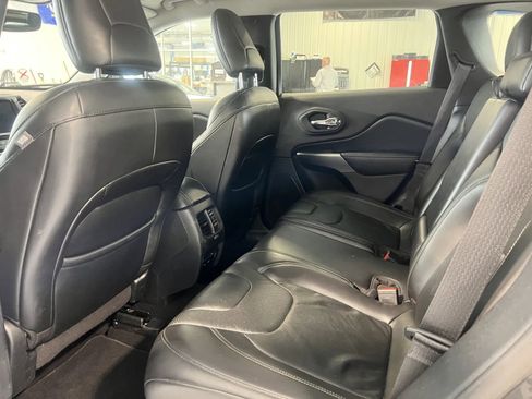 Used 2020 Jeep Cherokee Limited AWD/4WD image 15