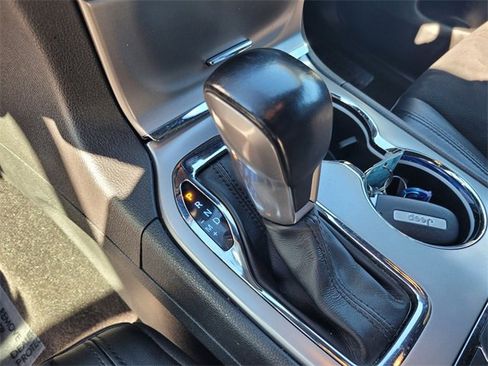 Used 2022 Jeep Grand Cherokee Laredo X image 20