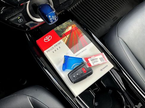 Used 2022 Toyota Prius Prime XLE image 31