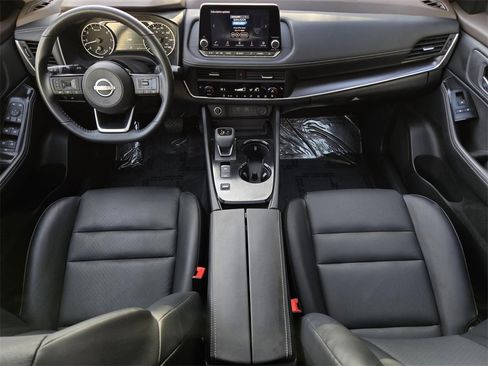 Used 2023 Nissan Rogue SV w/ SV Premium B Package image 17