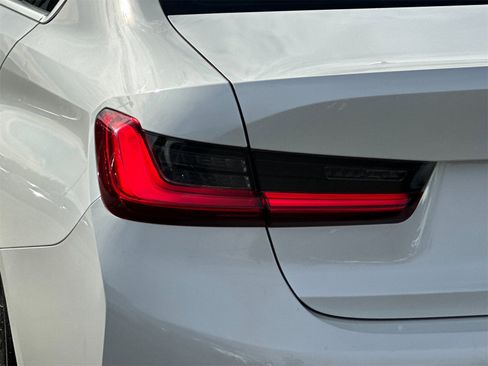 Used 2019 BMW 330i Sedan w/ Convenience Package image 32