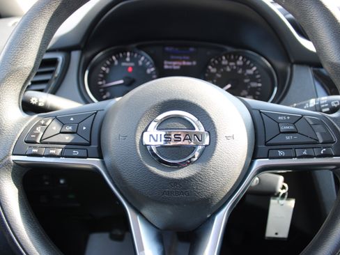 Used 2018 Nissan Rogue S image 21