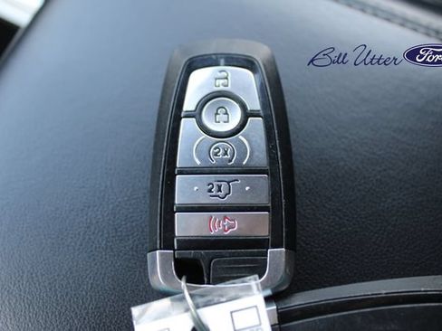 Used 2020 Ford Explorer XLT w/ Equipment Group 202A AWD/4WD image 11
