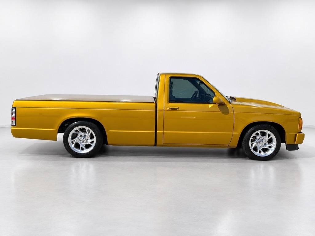 Used 1991 Chevrolet S10 Pickup 2WD Regular Cab image 2