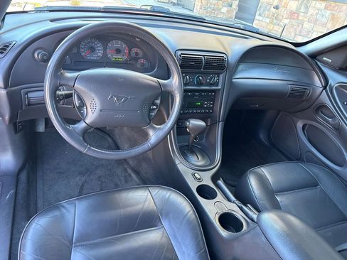 Used 2001 Ford Mustang Convertible image 14