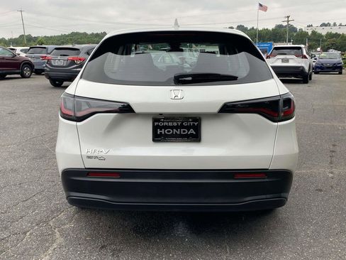 Certified 2023 Honda HR-V LX image 4