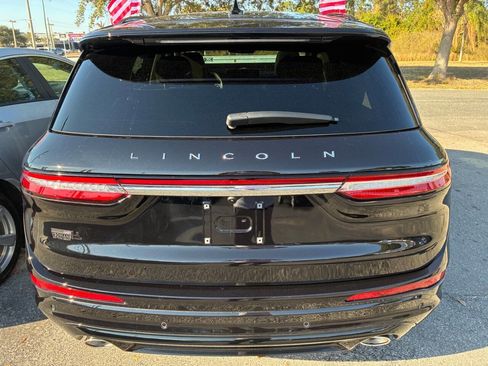 Used 2025 Lincoln Corsair Grand Touring image 4