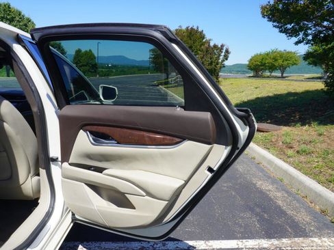Used 2013 Cadillac XTS Luxury w/ Driver Awareness Package FWD image 19