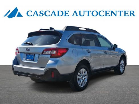 Used 2019 Subaru Outback 2.5i Premium AWD/4WD image 5