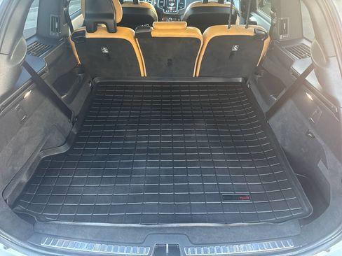 Used 2018 Volvo XC90 T6 Momentum w/ Convenience Package image 7