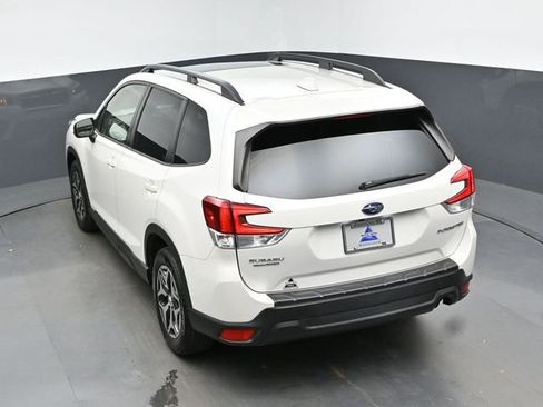 Used 2020 Subaru Forester Premium AWD/4WD image 43