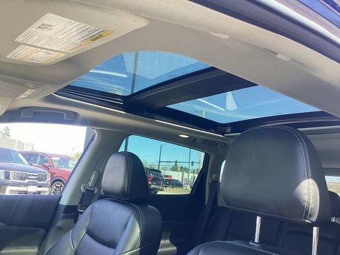 Used 2020 Nissan Murano SV w/ Premium Package AWD/4WD image 14