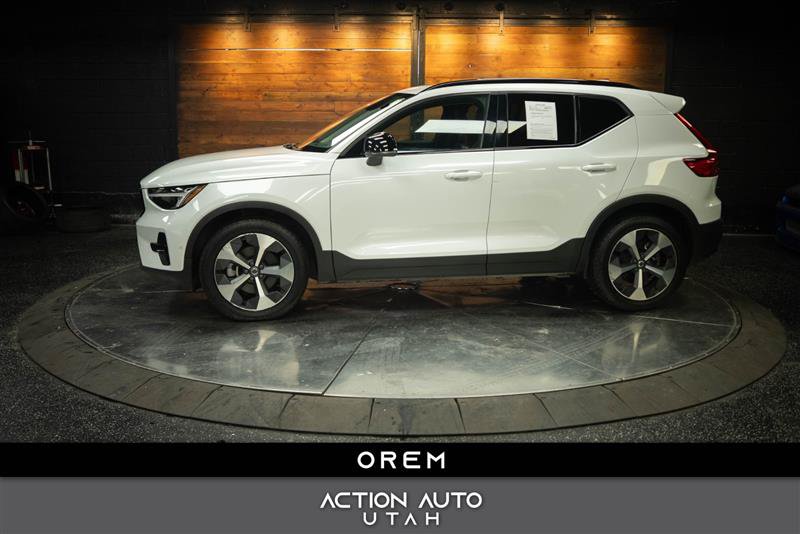 Used 2023 Volvo XC40 B4 Ultimate FWD image 1