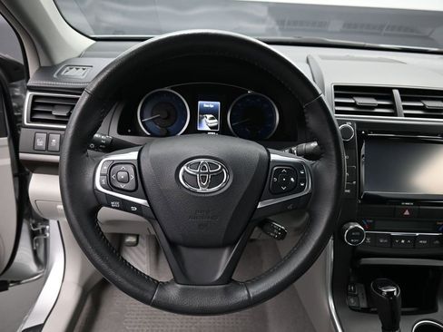 Used 2016 Toyota Camry XLE image 16