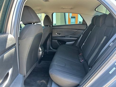 Used 2024 Hyundai Elantra SEL FWD image 24