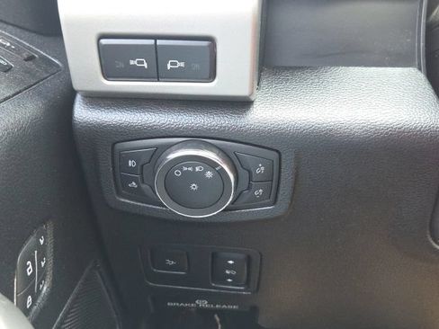Used 2020 Ford F450 Lariat w/ Lariat Ultimate Package AWD/4WD image 27