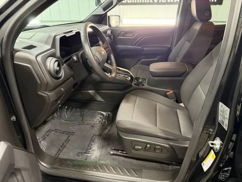Used 2024 Chevrolet Colorado W/T w/ Technology Package RWD image 10