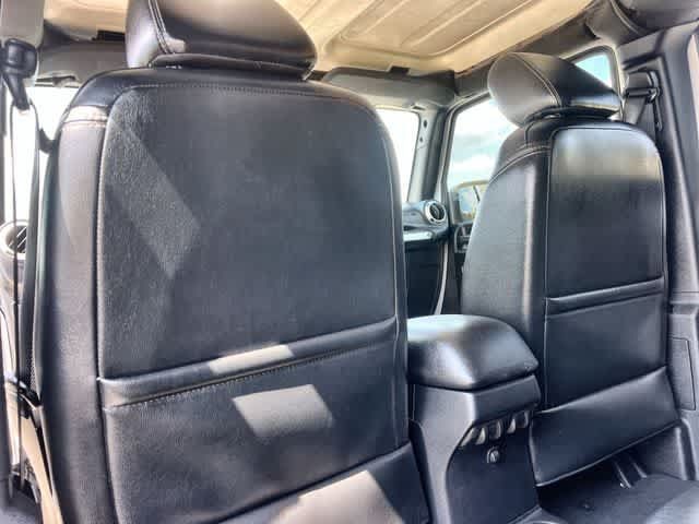 Used 2016 Jeep Wrangler Unlimited Rubicon w/ Connectivity Group AWD/4WD image 14