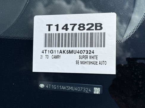 Used 2021 Toyota Camry SE FWD image 32